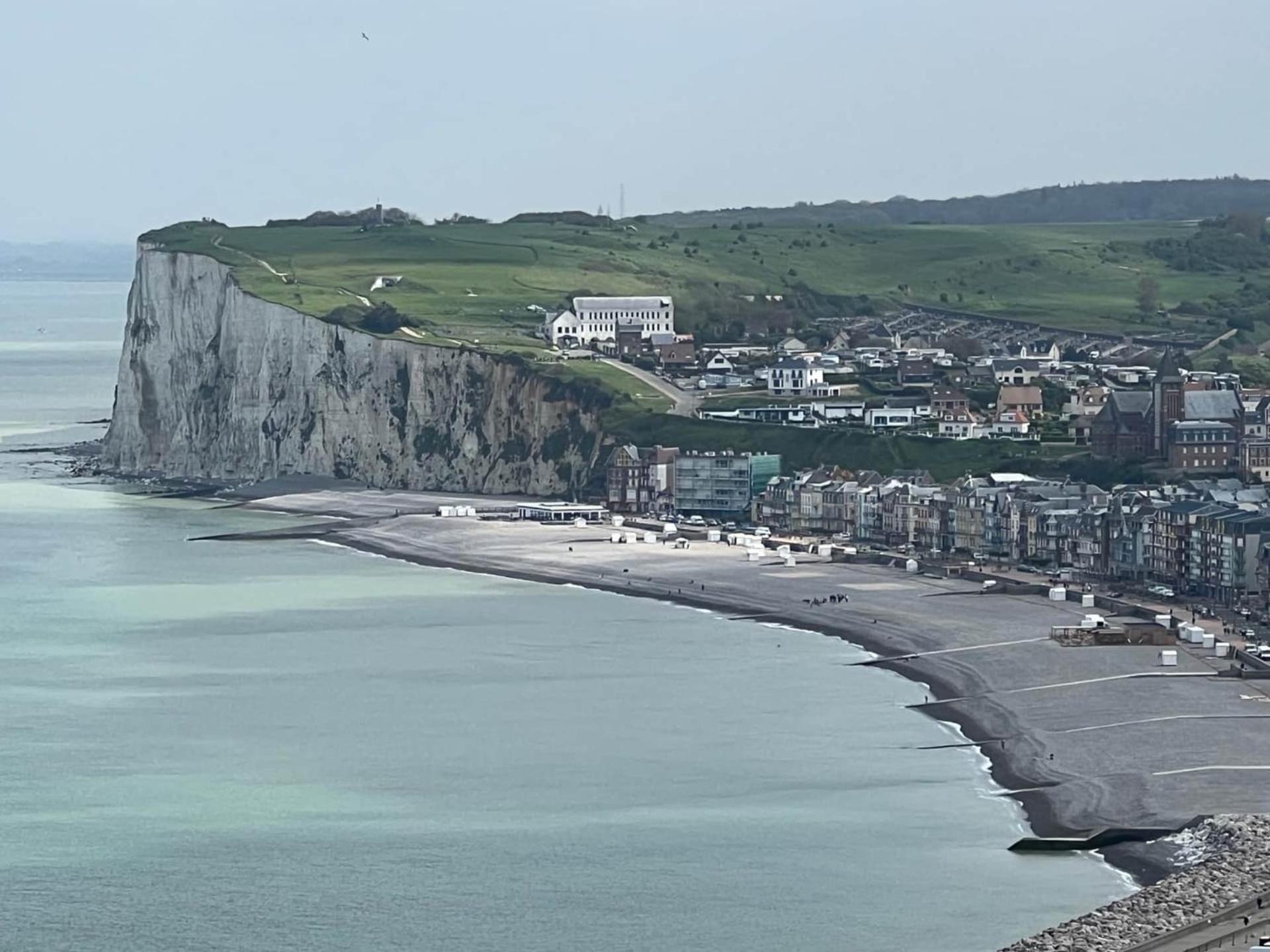 Caprices De Mer Appartement Avec Grand Balcon Et Vue A 300 M Plage, Apercu Mer, Lit Queen Size, Mers Les Bains Le Treport , Petit Dejeuner En Option, 2 Velos Fournis エクステリア 写真